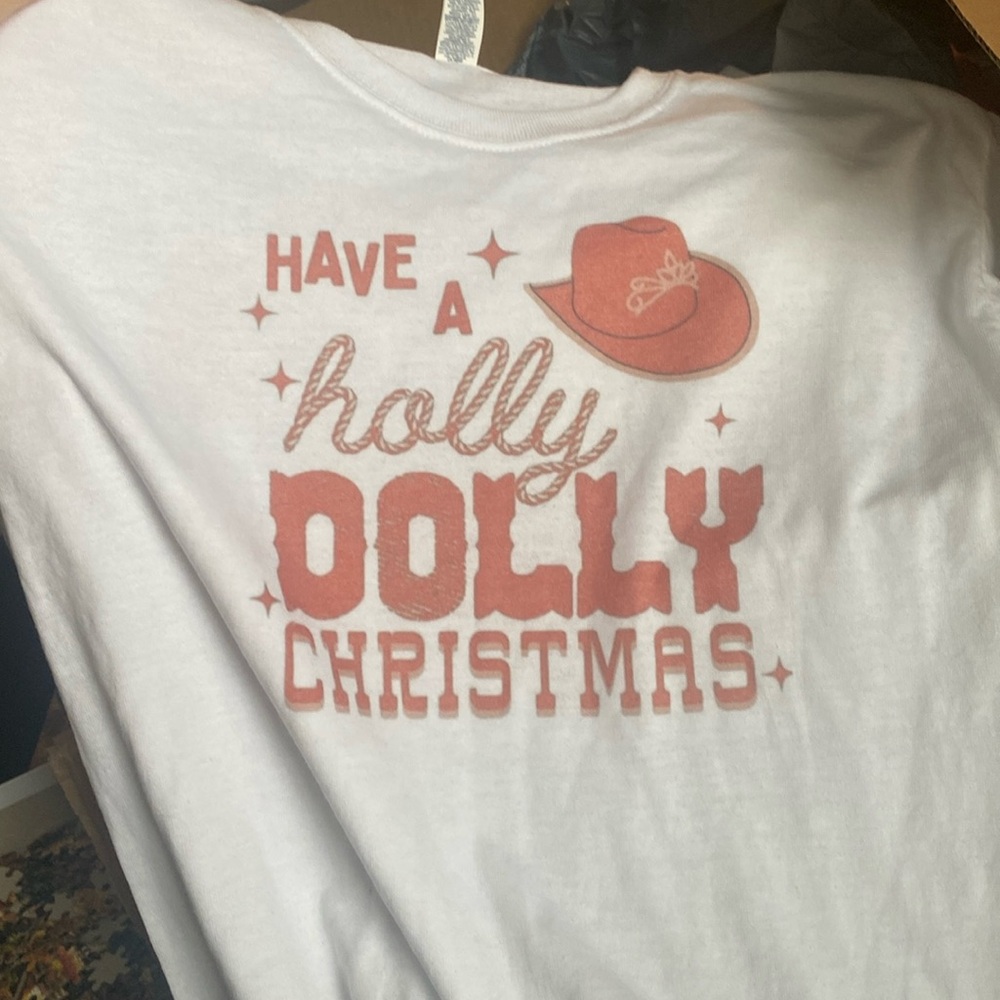 Womens t-shirt size small  Holly Dolly Christmas
